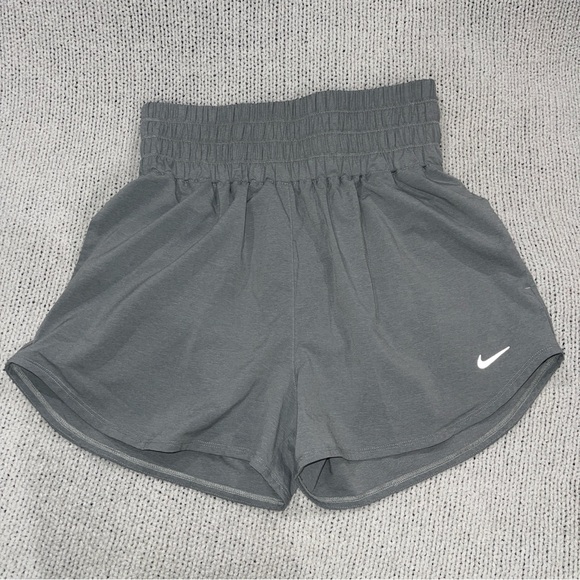 Nike Women's Athlethic high waisted grey running Shorts M - Picture 3 of 10